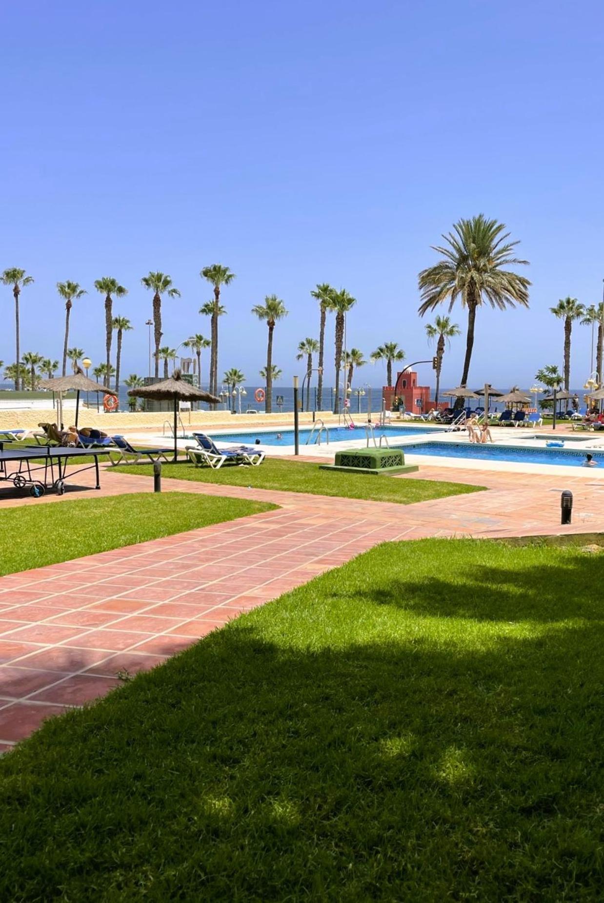 Aloha Playa Vistas Al Mar Apartment Benalmadena Luaran gambar