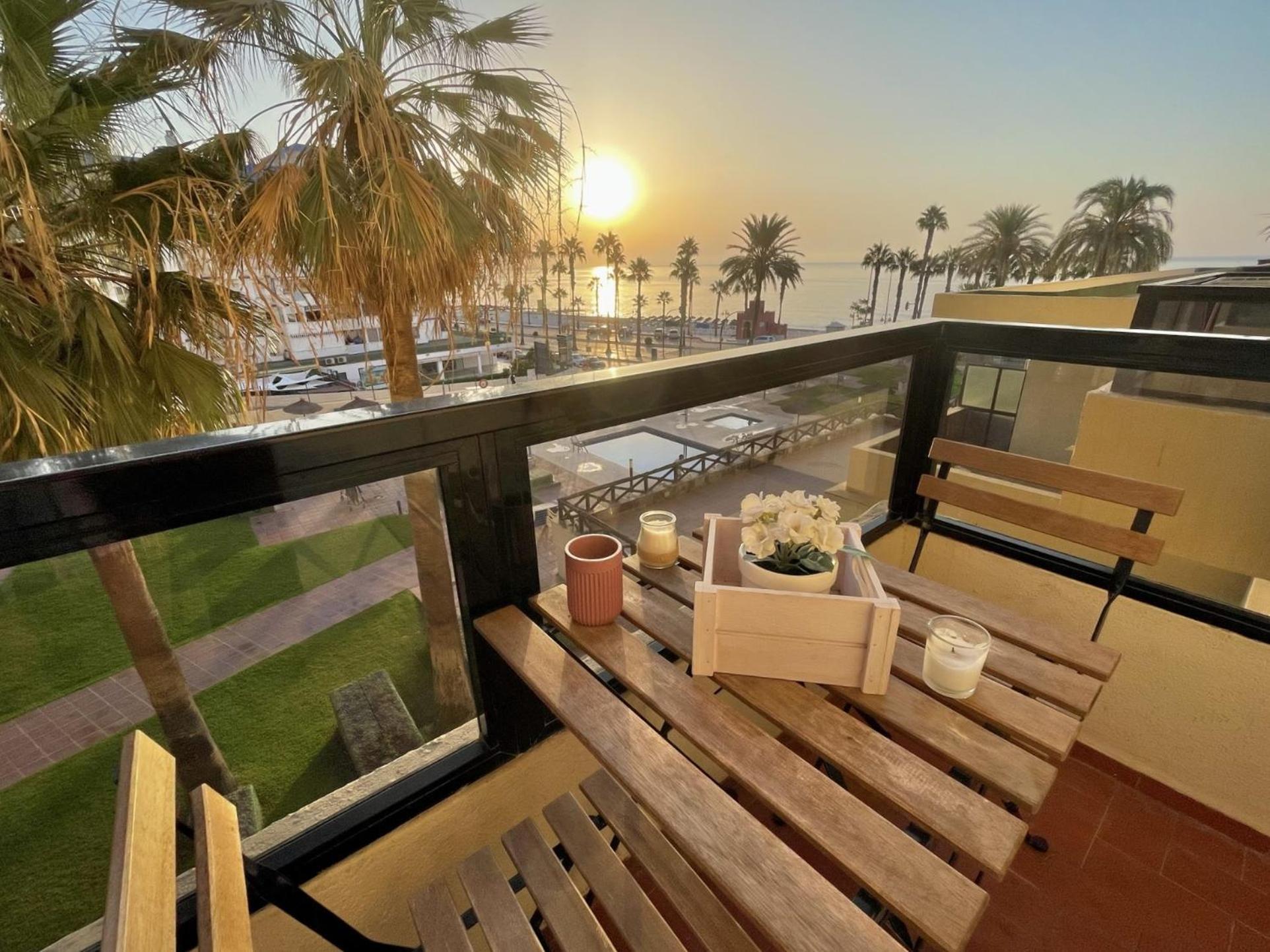 Aloha Playa Vistas Al Mar Apartment Benalmadena Luaran gambar