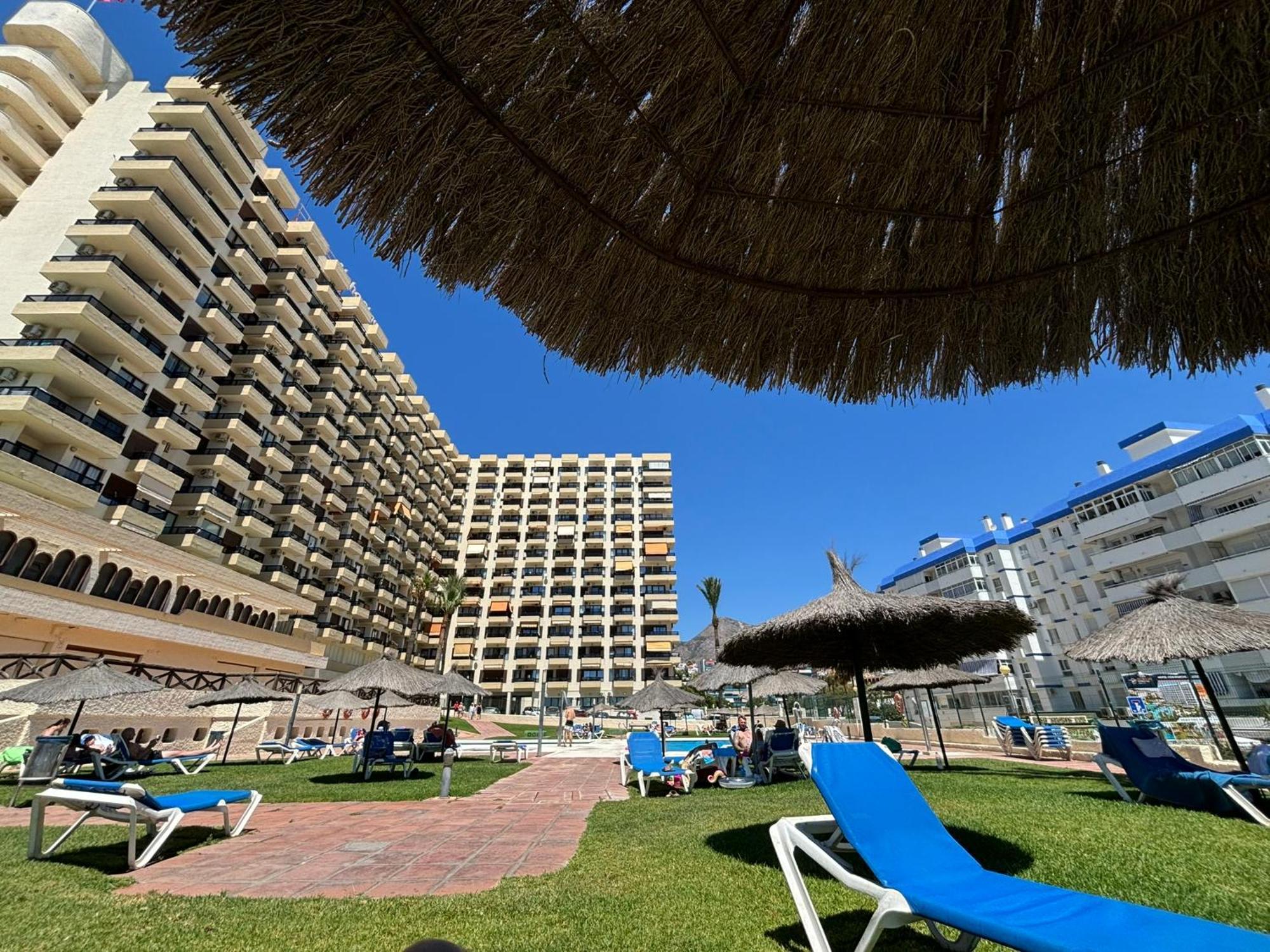 Aloha Playa Vistas Al Mar Apartment Benalmadena Luaran gambar