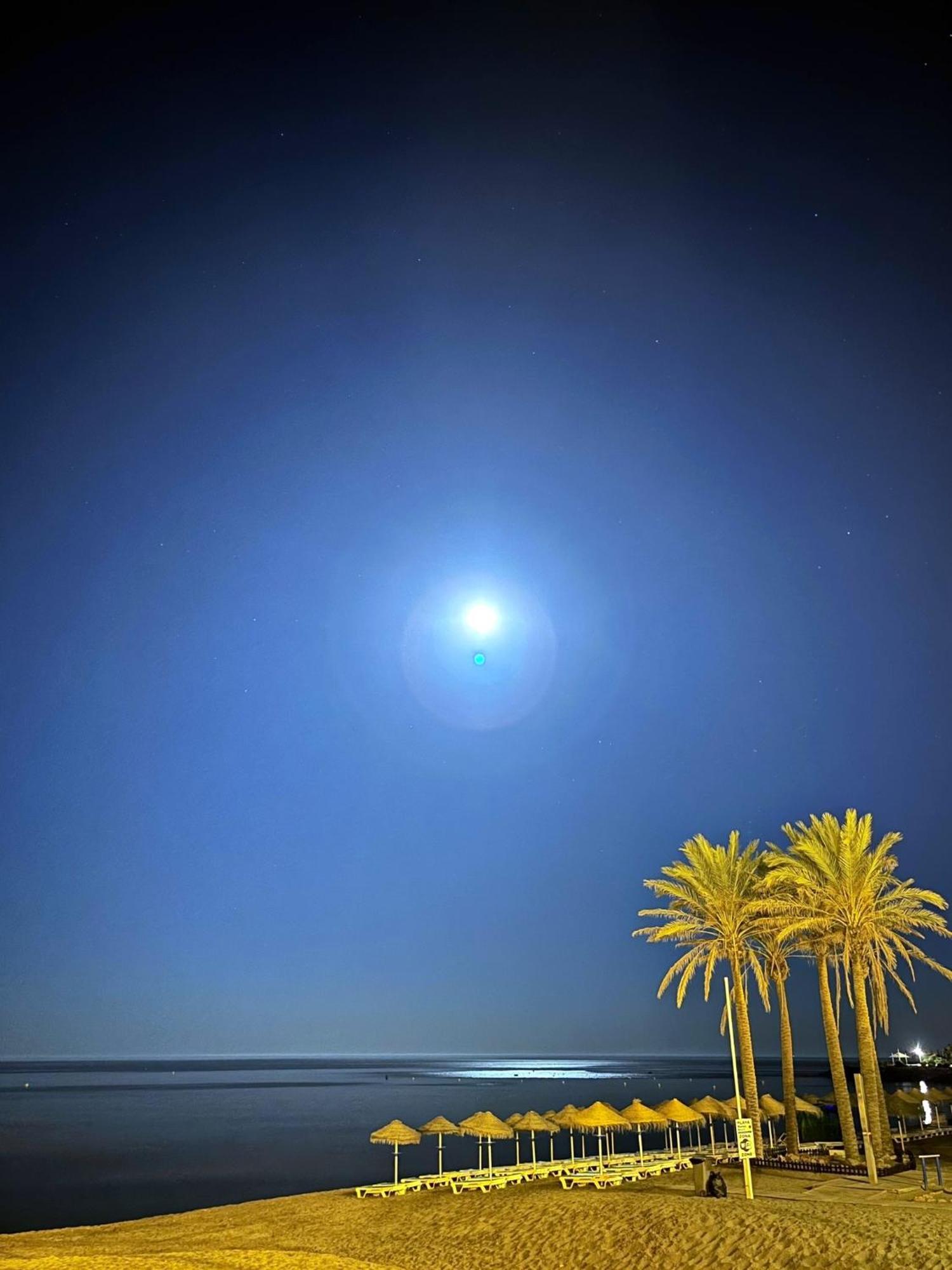 Aloha Playa Vistas Al Mar Apartment Benalmadena Luaran gambar